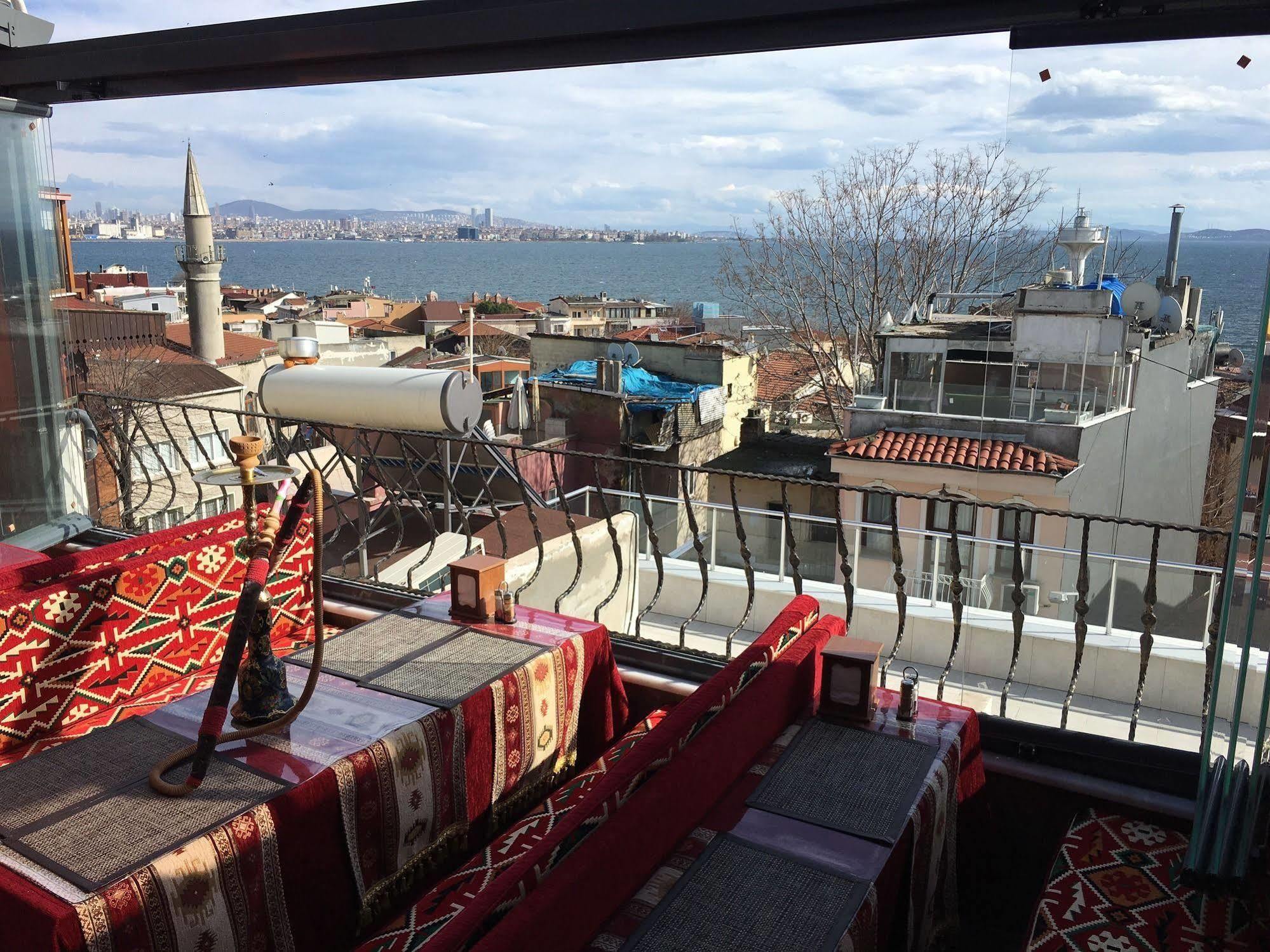 Stanpoli Hostel Истанбул Екстериор снимка